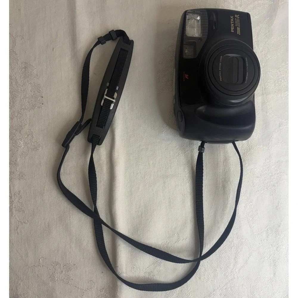 Pentax Zoom 105-R 38mm 105mm Film Camera w/ Strap Black UNTESTED TURNS ON